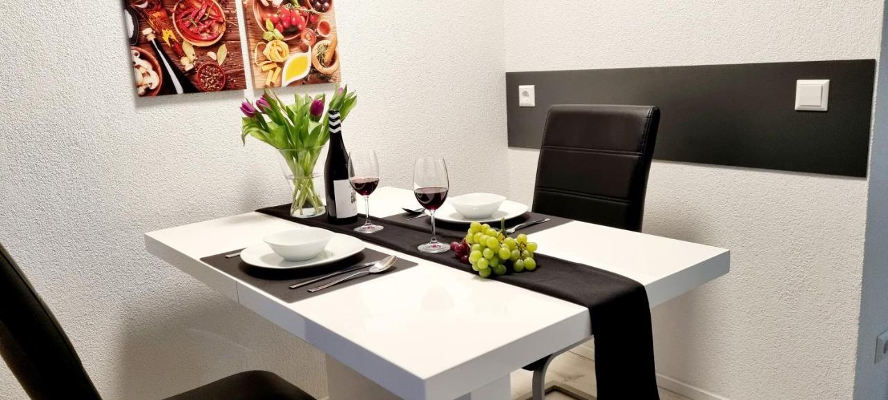 New Modern Selfcheckin Publicfreeparking Highspeed Wifi Kingsizebed Apartment Баден-Баден Екстериор снимка