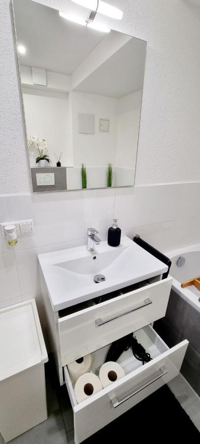 New Modern Selfcheckin Publicfreeparking Highspeed Wifi Kingsizebed Apartment Баден-Баден Екстериор снимка